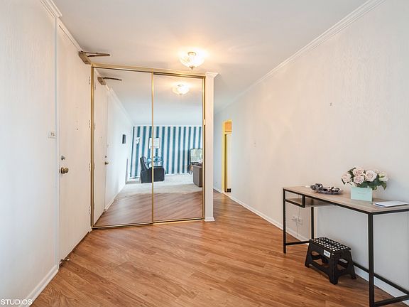 4th image of 6833 N Kedzie Ave APT 904