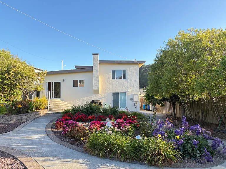 748 Serra Dr — Photo 20
