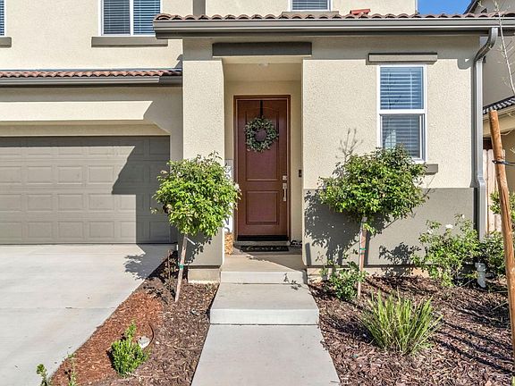 4th image of 367 Talus Way S