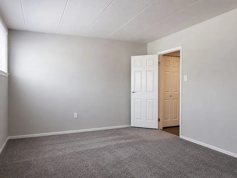 The Cascades Apartments and Townhomes — Photo 8