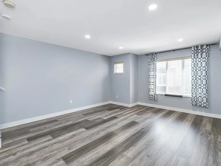 15175 62a Ave #97 — Photo 9