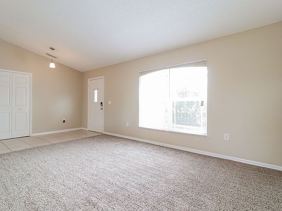 5th image of 3068 Blaine Cir