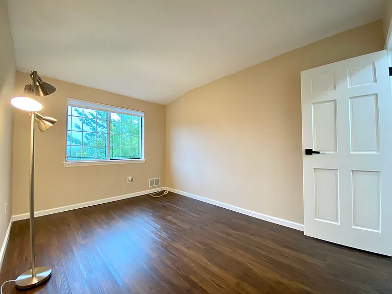10A Saturn Ln — Photo 15