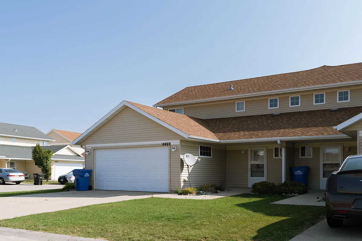Fargo, ND Bluestem Townhomes| Exterior - Bluestem Townhomes