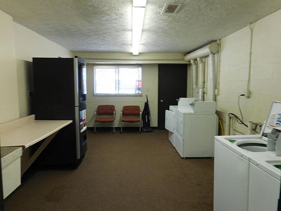 3rd image of 1860 Mahoning Ave NW APT 301