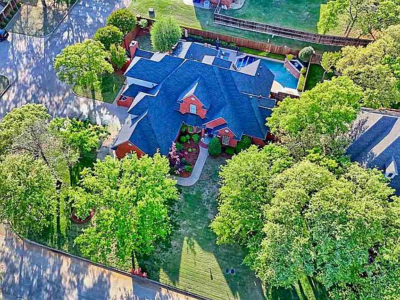 3rd image of 2901 Timber Ridge Dr