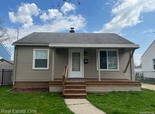 1715 10th St, Wyandotte, MI 48192