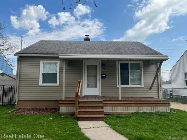 1715 10th St, Wyandotte, MI 48192