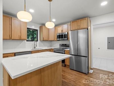 2430 Dora Dr, Charlotte, NC, 28215