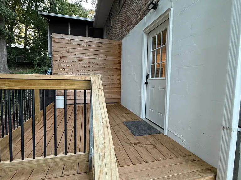 1015 Lanier Dr SW — Photo 2