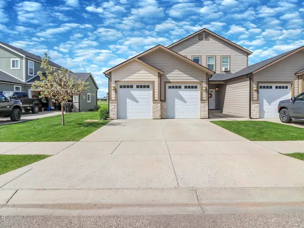 621 40th St E, Williston, ND 58801