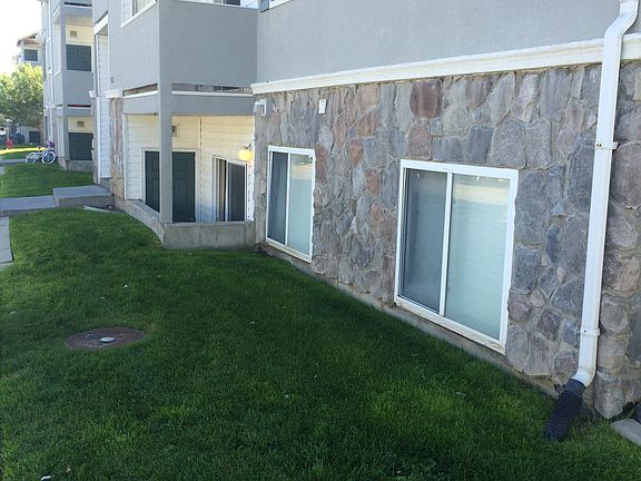 3rd image of 8082 W Copperfield Pl Unit 11