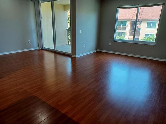 5th image of 1118 Villa Cir