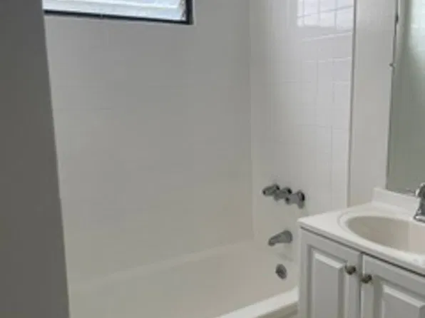 Do Re Mi - Zuckerman Trust, 15963 Sherman Way APT 4, Van Nuys, CA 91406