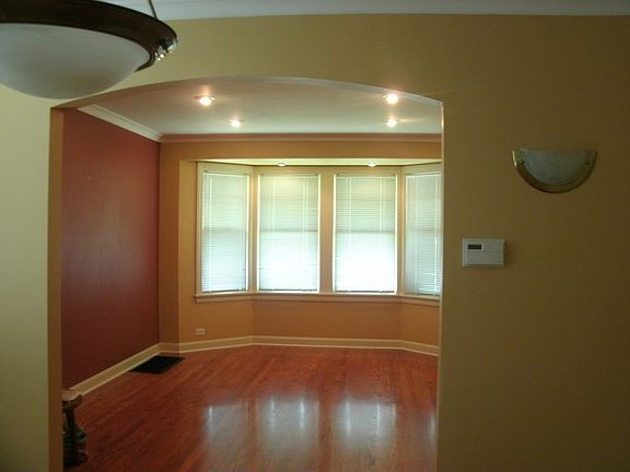3rd image of 3329 Lombard Ave