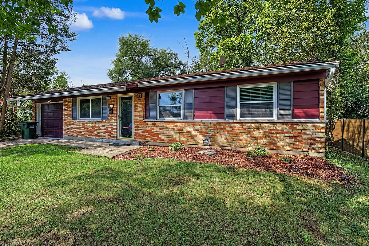 9609 Helmsley Way — Photo 2
