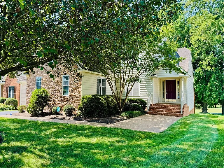 616 Virginia Center Pkwy — Photo 2