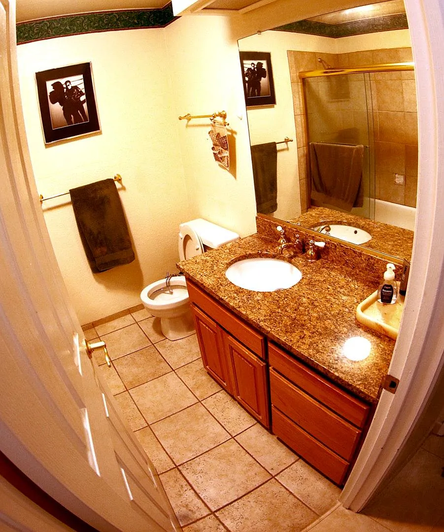 5 bed, 2150 sqft, $650 — Photo 2