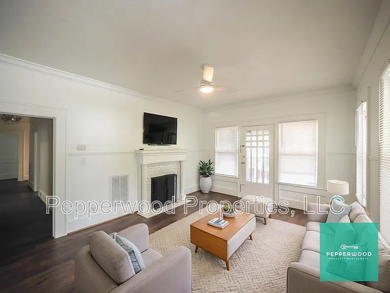 479 Peronneau St — Photo 2