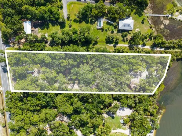 2536 County Road 30a, Apalachicola, FL 32320