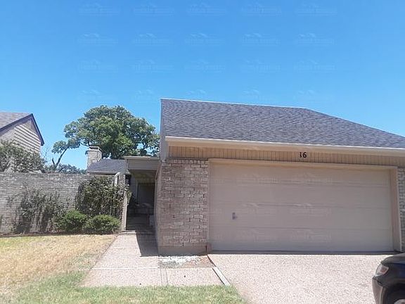 3rd image of 16 Doral Ct