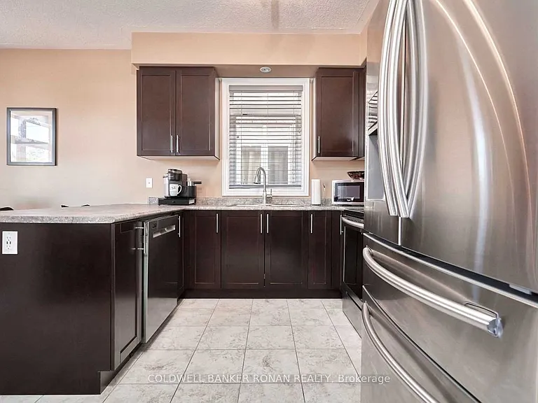 64 Catherine Dr — Photo 4
