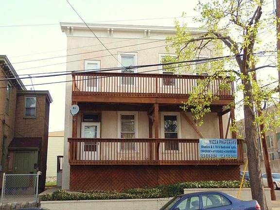 Exterior of 20 W. Daniels St.