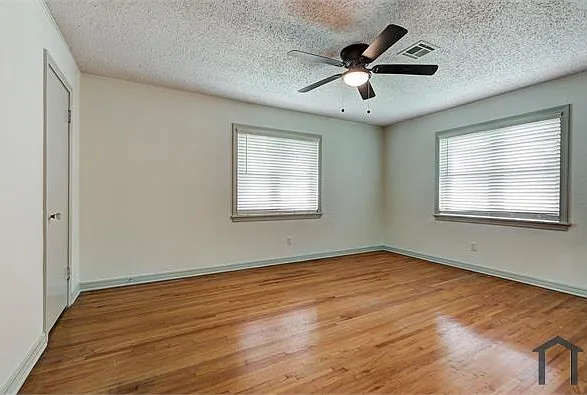 2501 NW 35th St — Photo 13