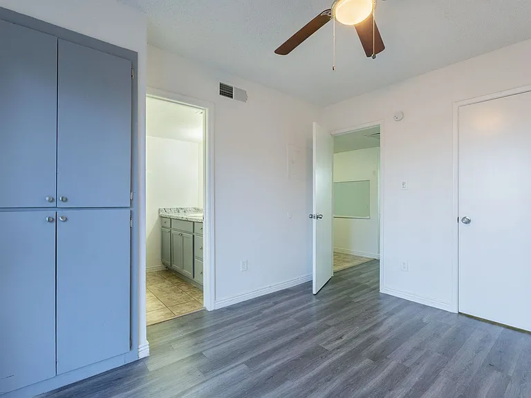 3222 W Indian School Rd — Photo 17