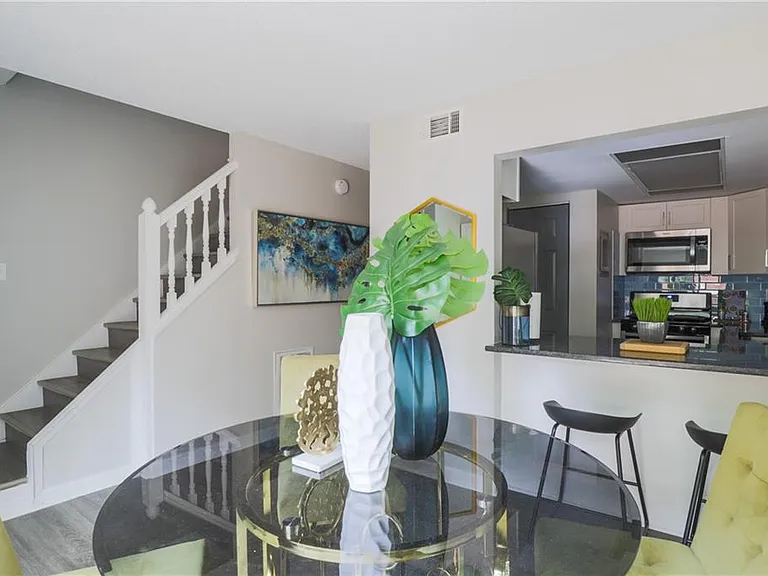 6463 Klinect Ct — Photo 18