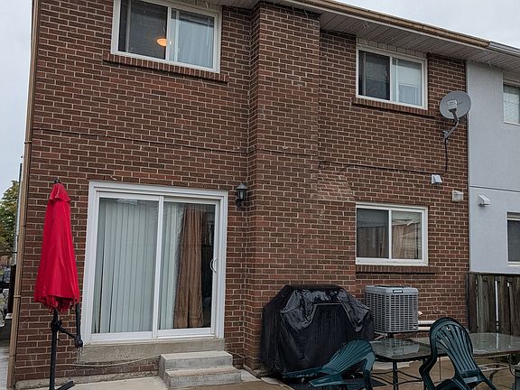 5th image of 117 Simmons Blvd