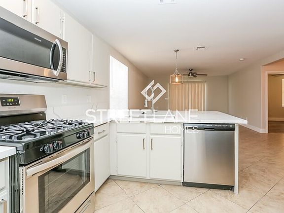 5th image of 646 Roberta Alecia Ave