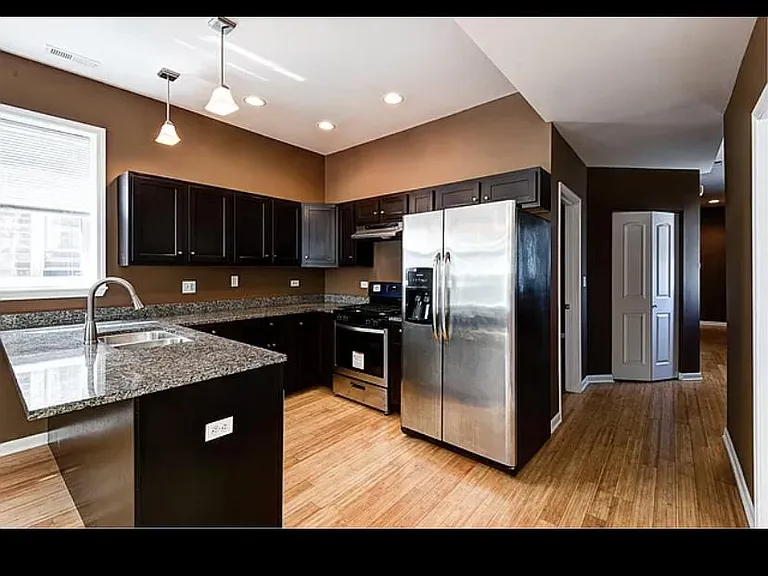 7154 S Vernon Ave #1 — Photo 5