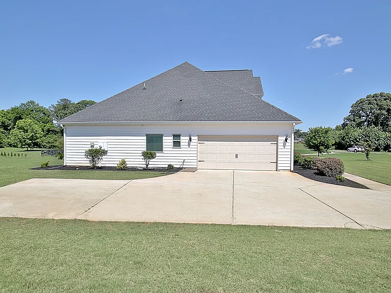 144 Reserve Pl — Photo 8