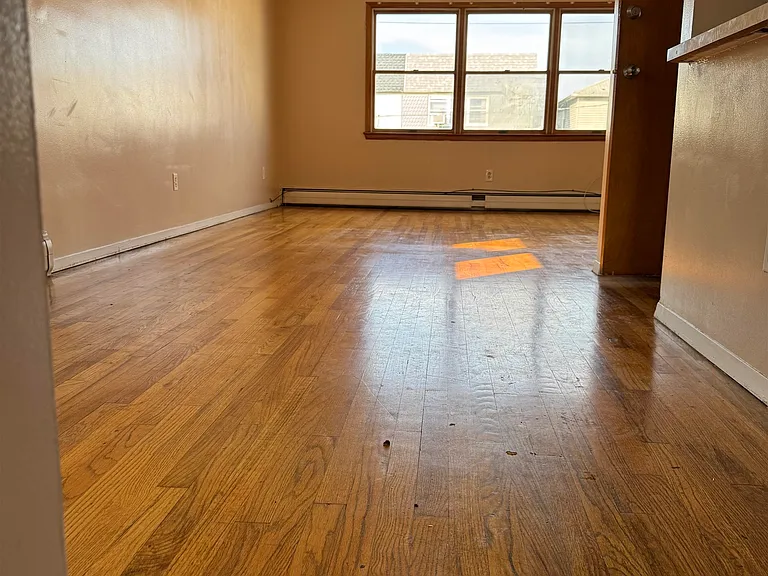 108 Evergreen St #2 — Photo 3