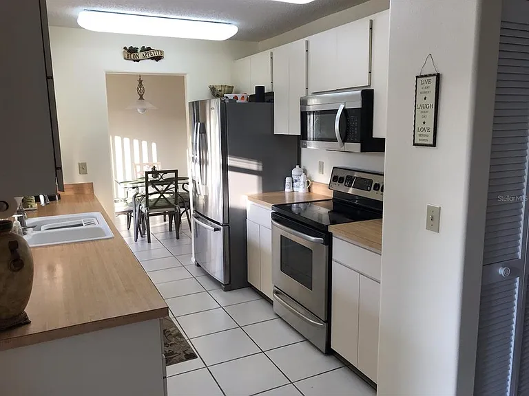 16th Avenue Dr W — Photo 9