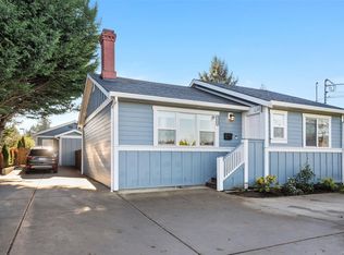 1123 Reynolds Rd, Saanich, BC V8P 2K5