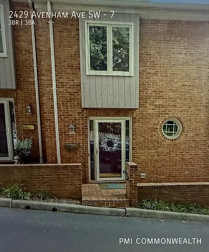 2429 Avenham Ave SW #7 Photo 1