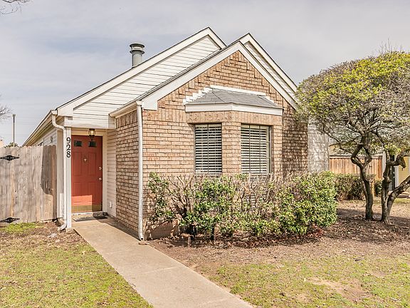 2nd image of 928 Sugarberry Dr