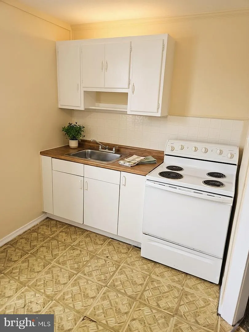 2 bed, 600 sqft, $1,050 — Photo 4