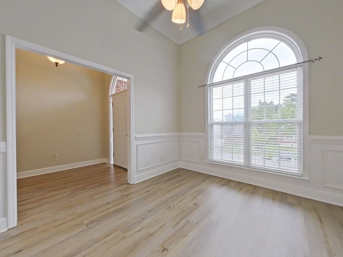 Updated and Clean 4 Bedroom Columbia County Rental — Photo 4