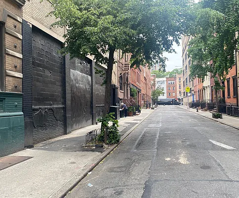 Rented by Waverly Realty Associates | media 22