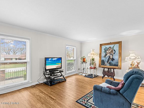 4th image of 8817 Lakeridge Dr