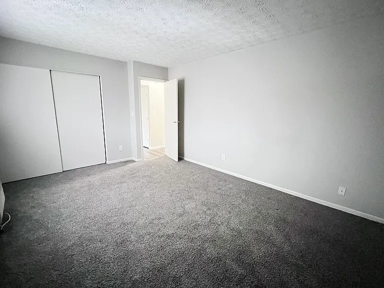 Oakwood Apartments — Photo 74
