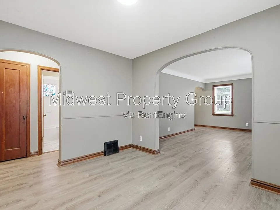 249 S Hartnett Ave