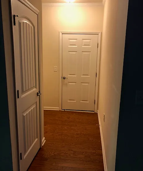 Exit to 2-Car Garage