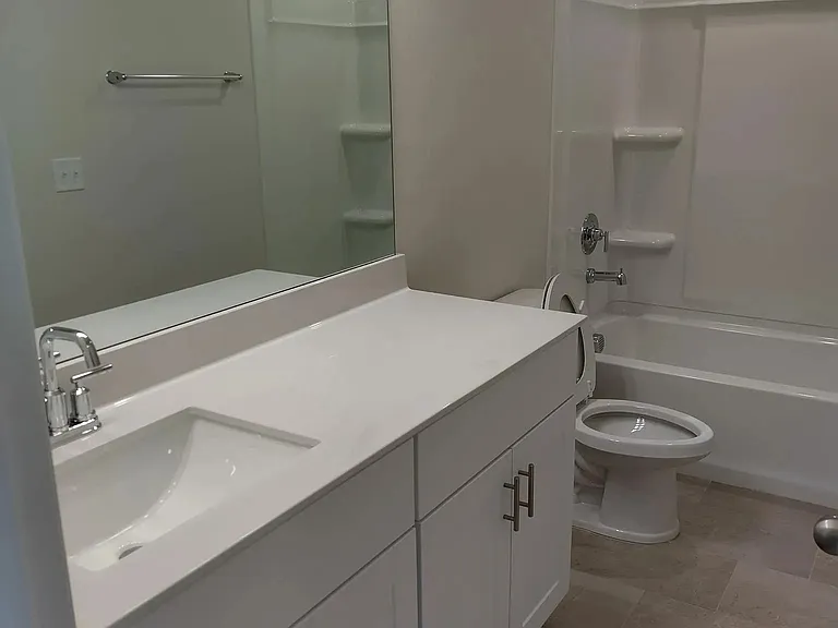 249 Netherlands Blvd — Photo 11