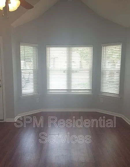 1174 Shipyard Blvd — Photo 2