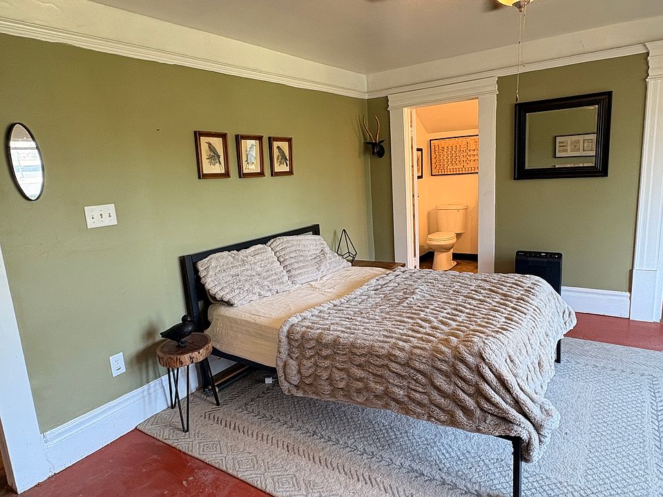 1st image of 3987 4th St