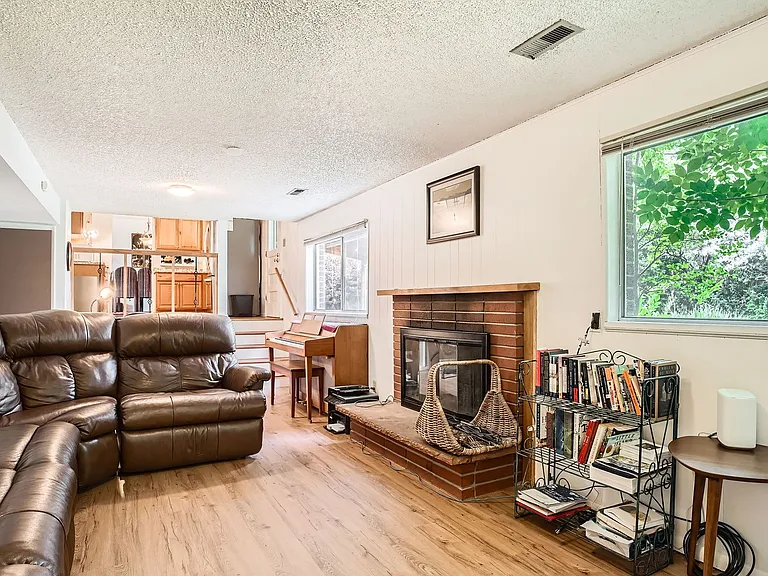 4225 Eaton Ct — Photo 11